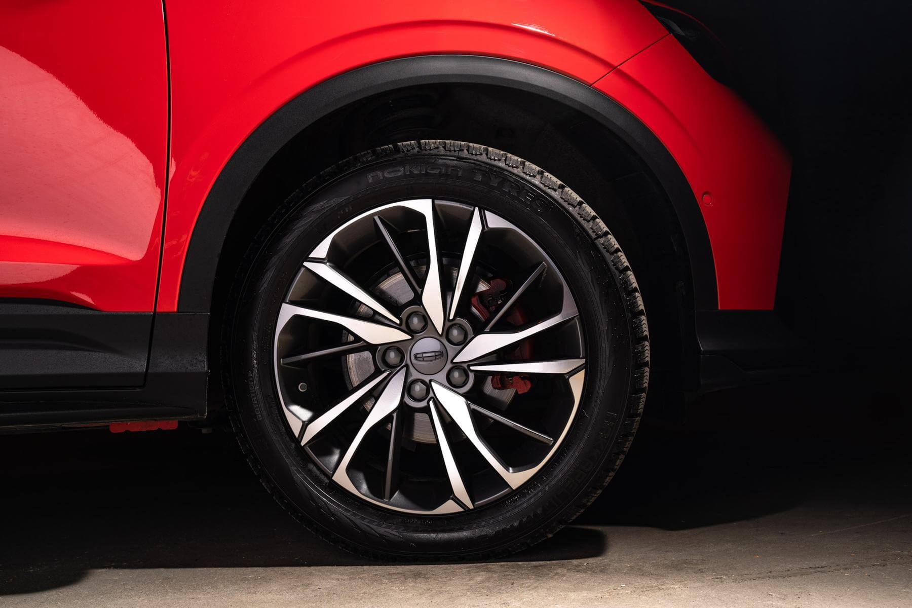 /img/cars/1637050942-exterior_geely_Coolray_7.jpg
