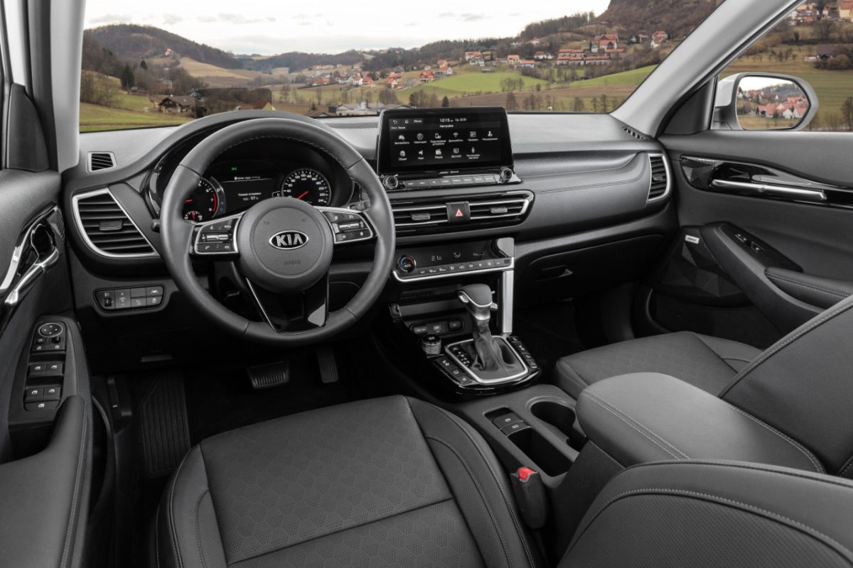 /img/cars/1637051801-interior_kia_Seltos_4.jpeg