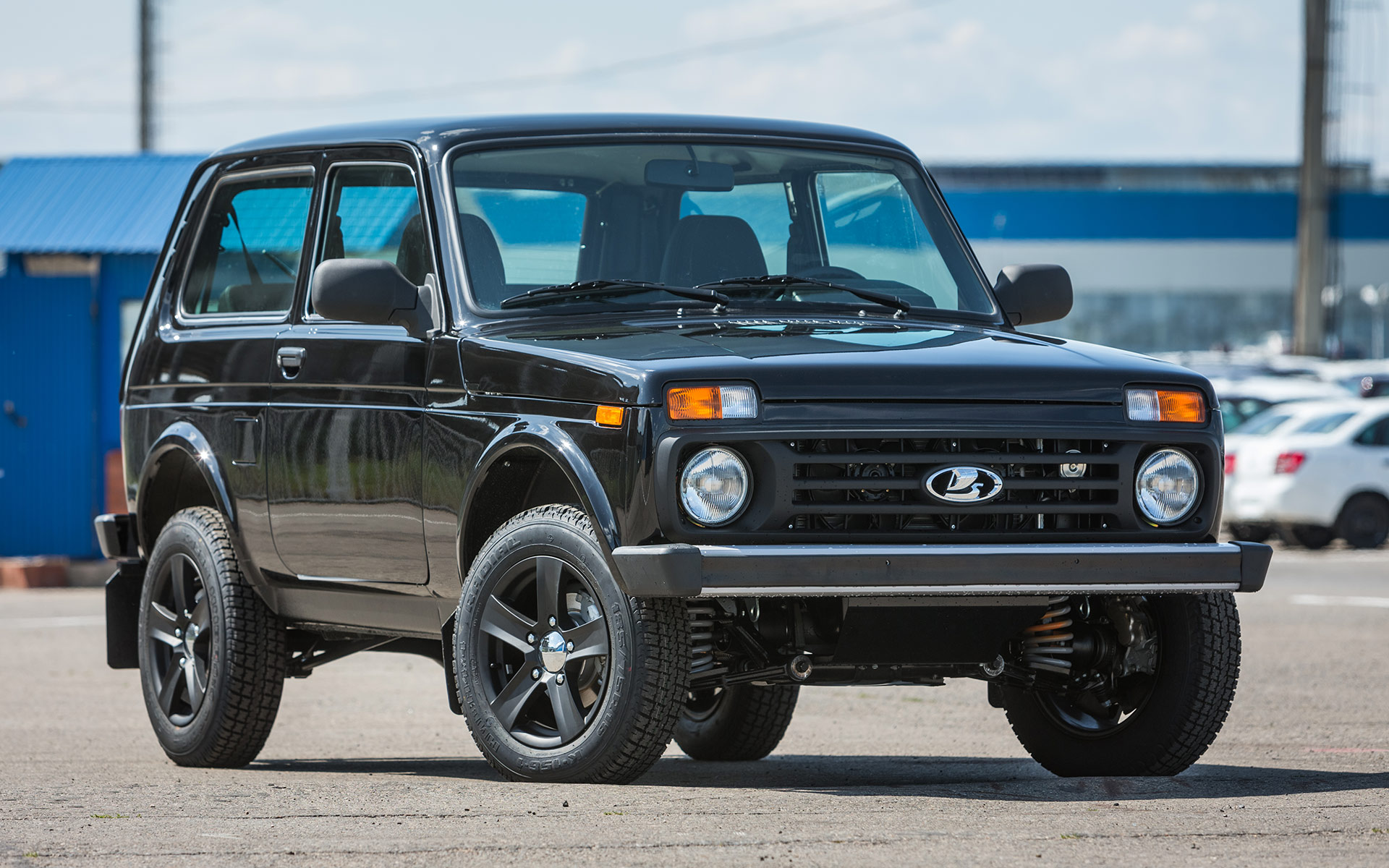 /img/cars/1637051926-exterior_lada_4x4_3_dv_2.jpg