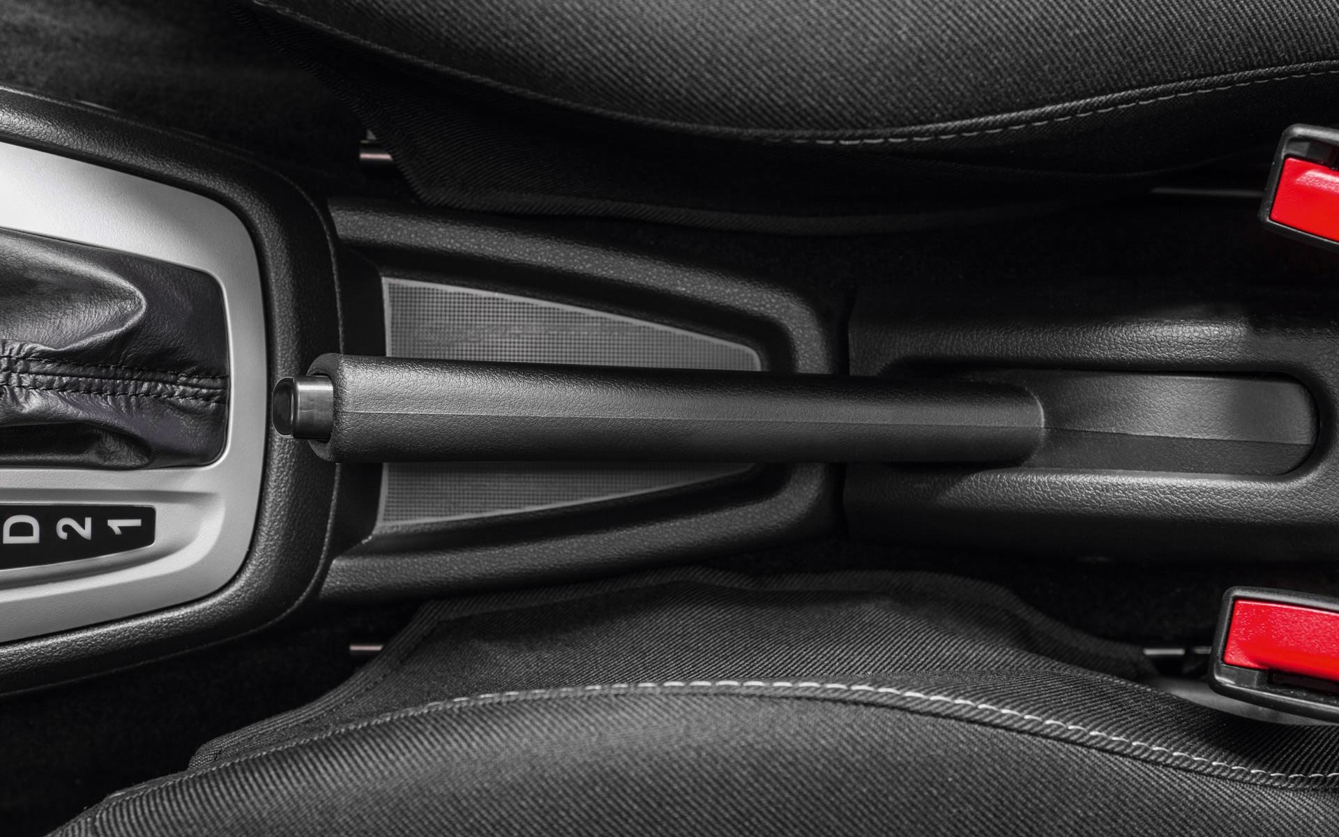 /img/cars/1637052073-interior_lada_Granta_liftback_12.jpg