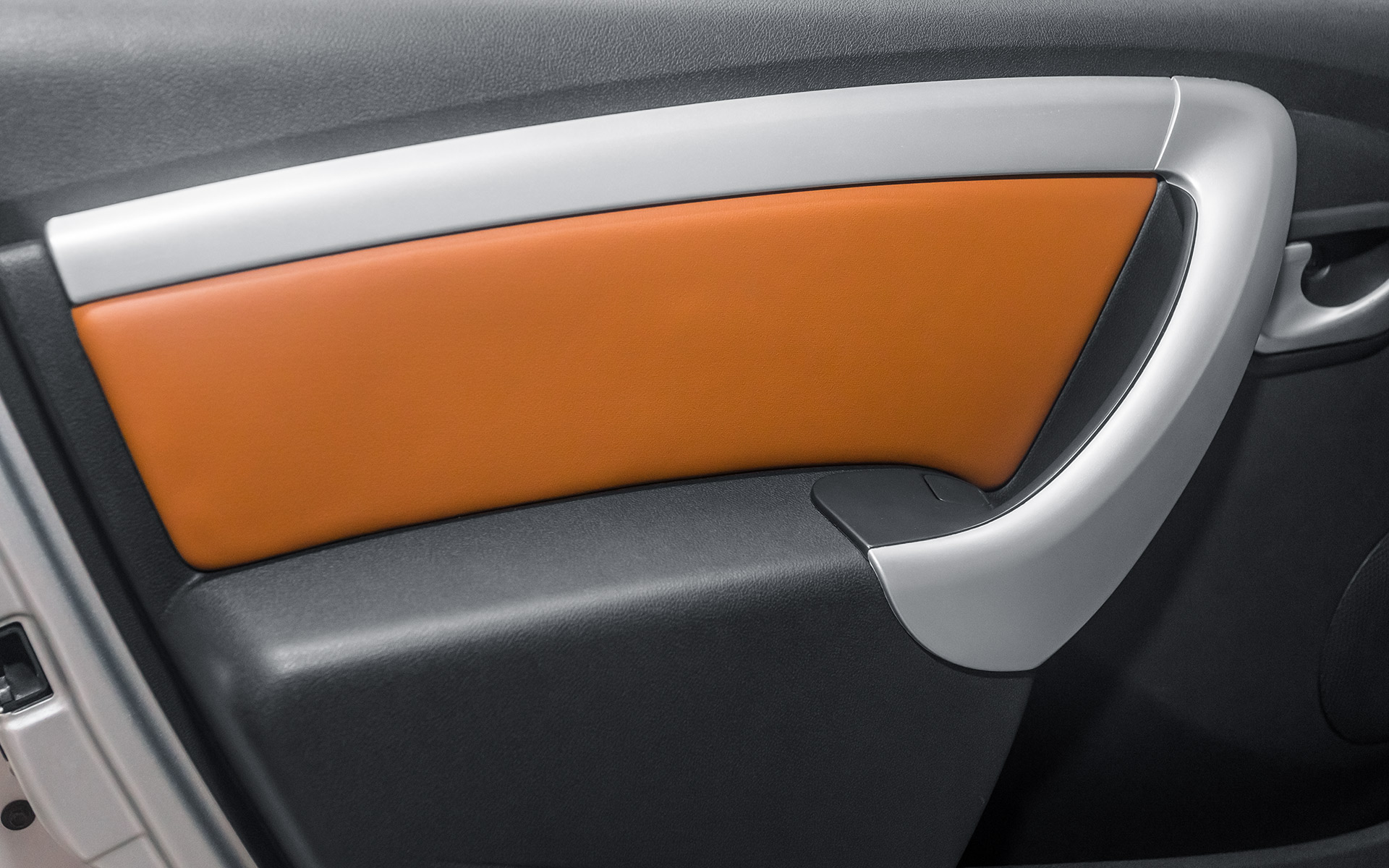 /img/cars/1637052162-interior_lada_Largus_Cross_7.jpg