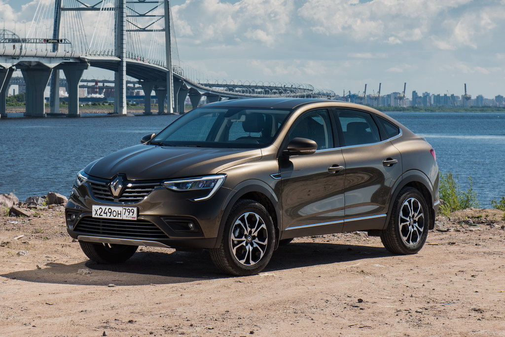 /img/cars/1637052910-exterior_renault_Arkana_2.jpg