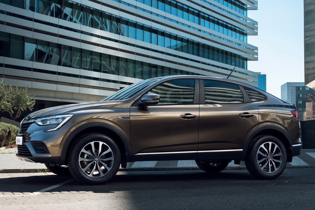/img/cars/1637052911-exterior_renault_Arkana_24.jpg