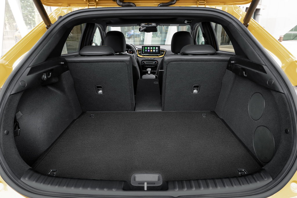/img/cars/1667998661-kia_xceed_935627.jpg