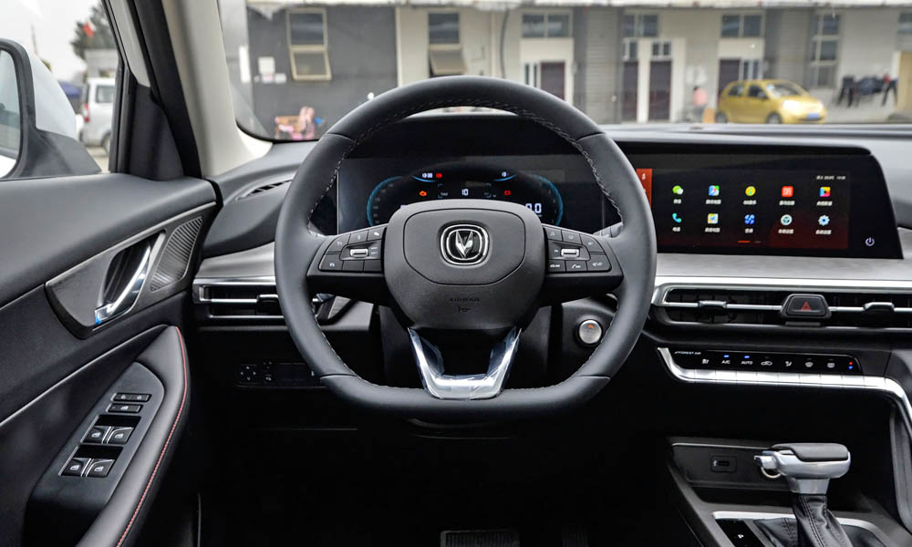 /img/cars/1674039246-cs35-plus-2-13.jpg