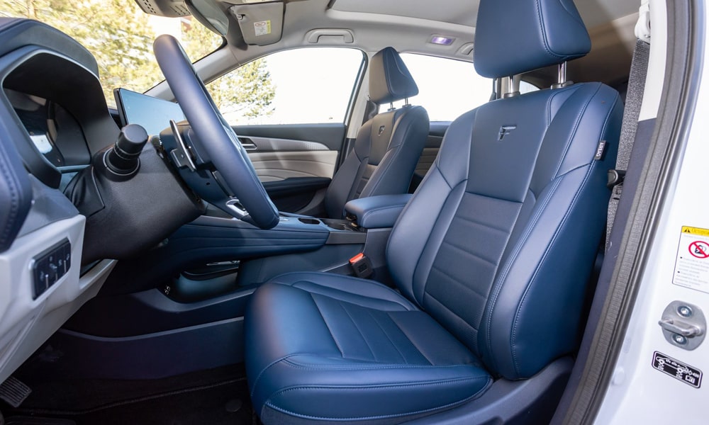 /img/cars/1674126587-f7-1-14.jpg