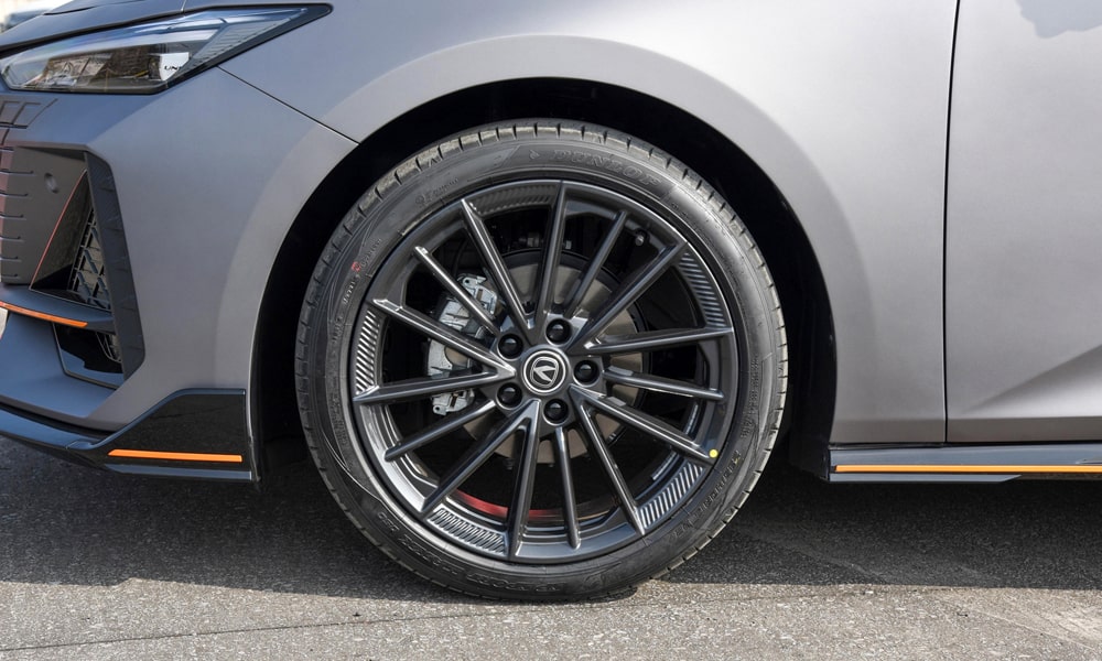 /img/cars/1674547145-uni-v-12.jpg