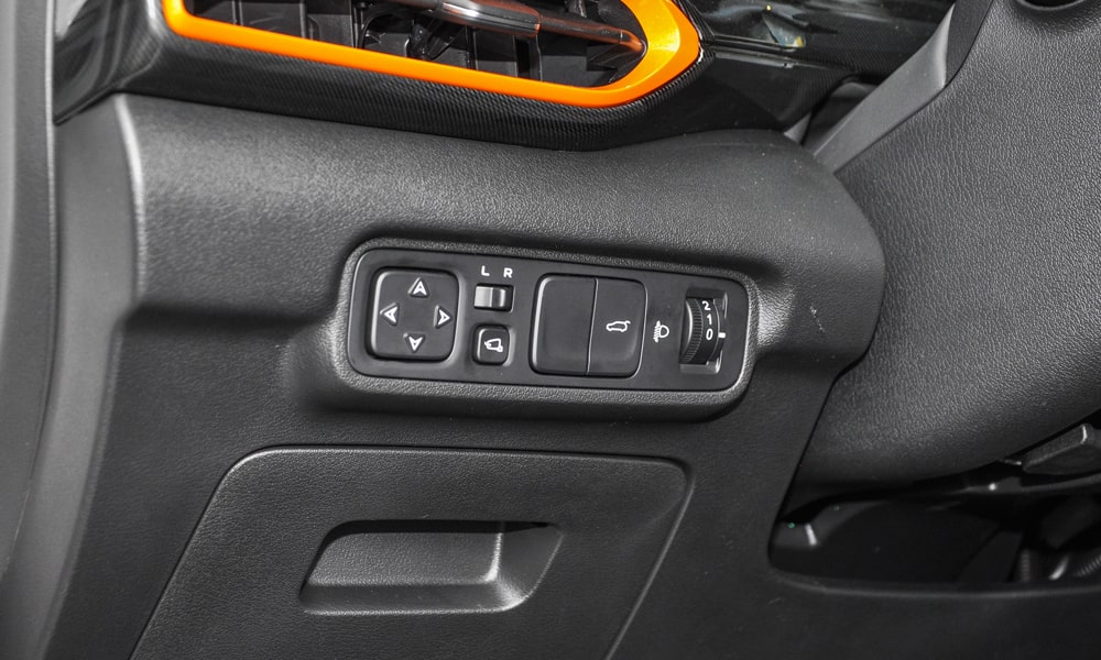 /img/cars/1674718686-uni-t-1-46.jpg