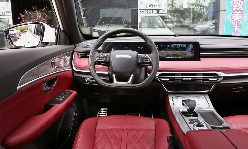 /img/cars/1679921443-x70-plus-1-13.jpg